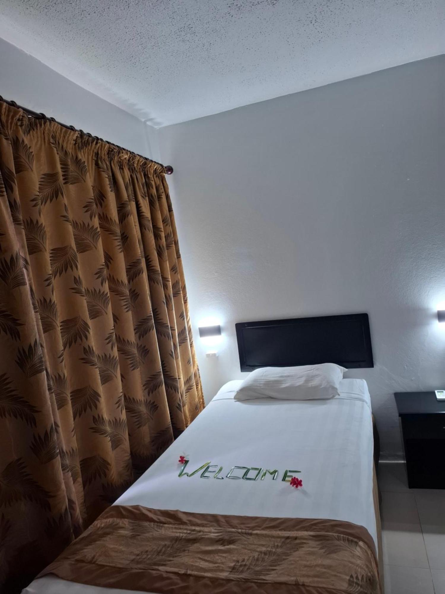 Capricorn International Hotel Nadi Exteriör bild