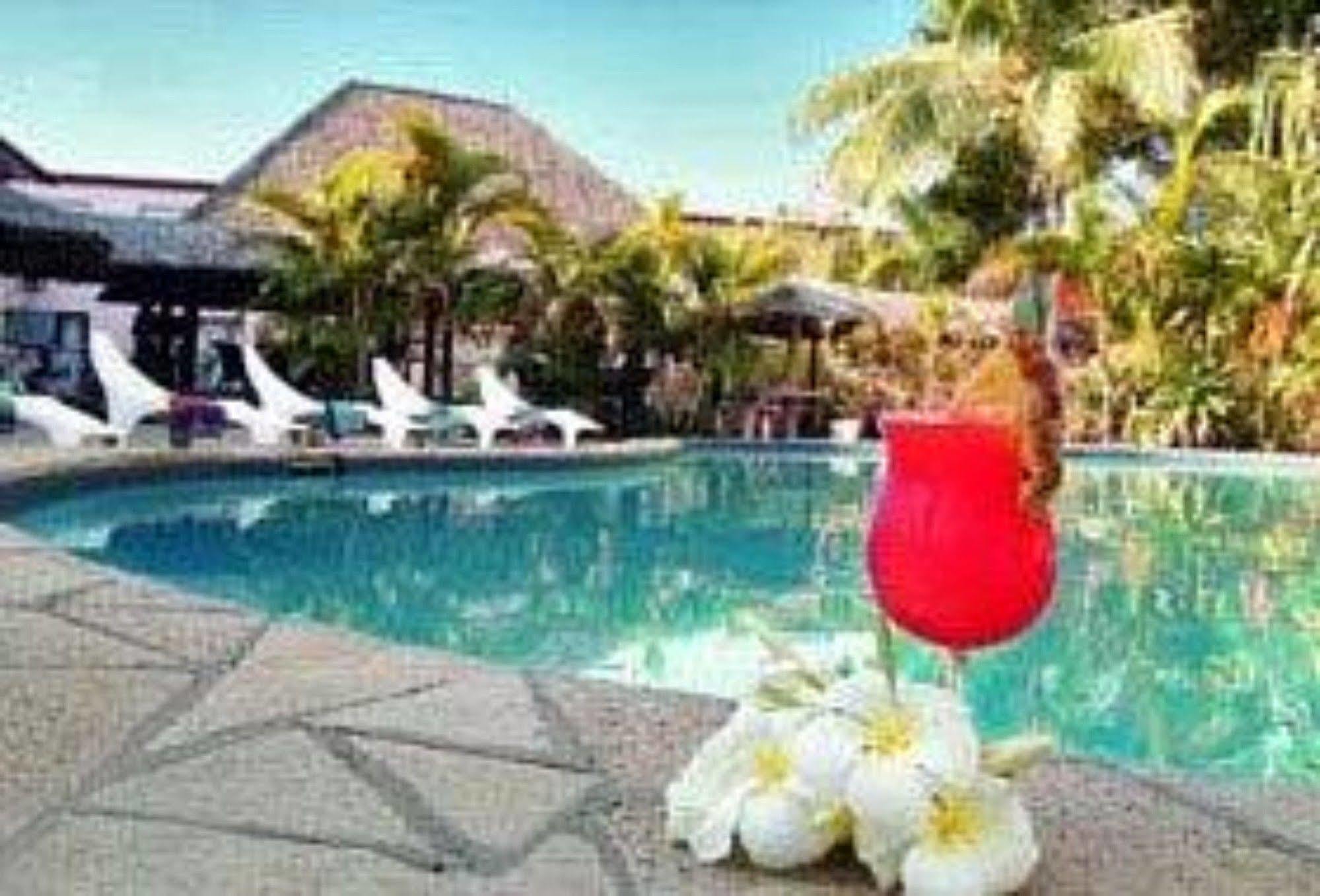 Capricorn International Hotel Nadi Exteriör bild